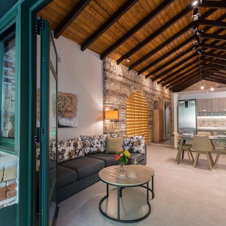 Casa Leone, Cosy Apartment Overlooking The Square Spilion ภายนอก รูปภาพ
