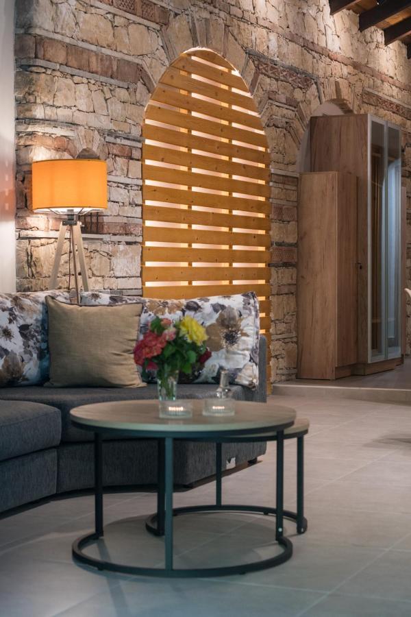 Casa Leone, Cosy Apartment Overlooking The Square Spilion ภายนอก รูปภาพ