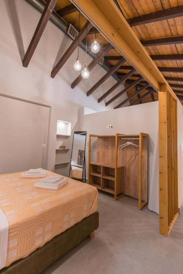 Casa Leone, Cosy Apartment Overlooking The Square Spilion ภายนอก รูปภาพ