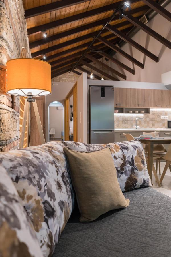 Casa Leone, Cosy Apartment Overlooking The Square Spilion ภายนอก รูปภาพ